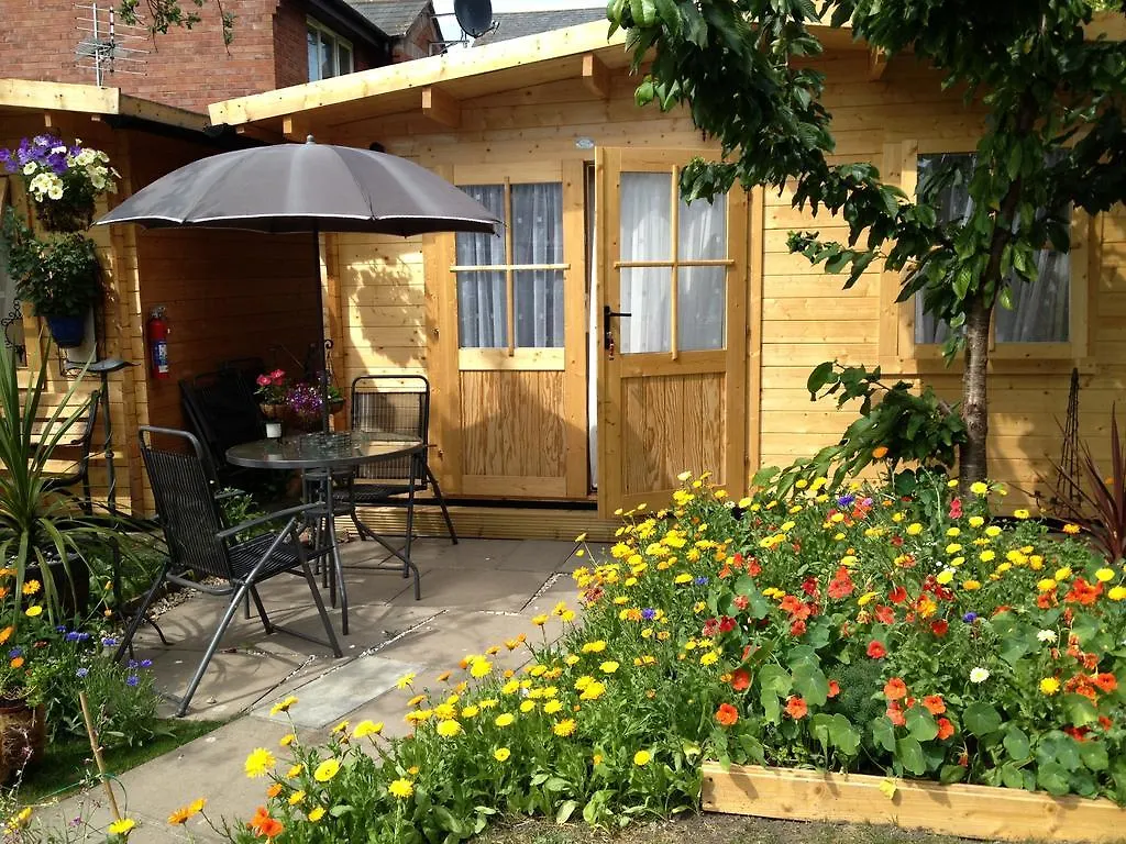 Alice Guest House Cheltenham 3*,