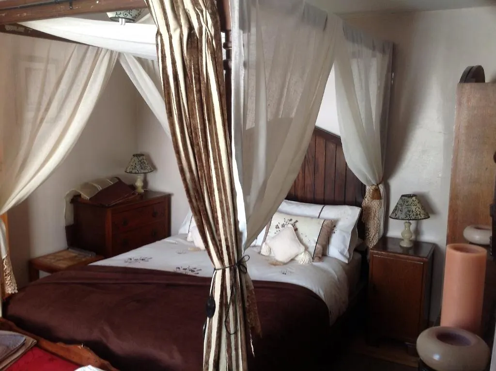 Alice Guest House Cheltenham 3*,
